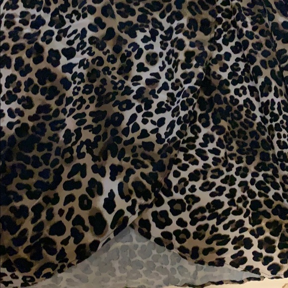 Leopard A&F wrap skirt Size Small - Picture 3 of 3